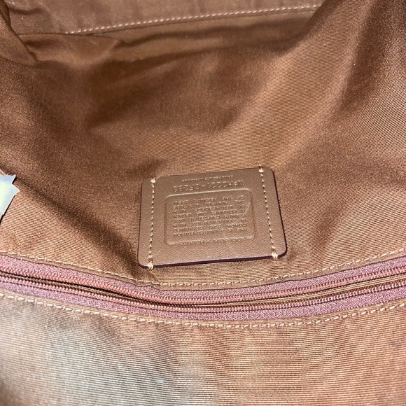 Coach - Picture 11 of 12